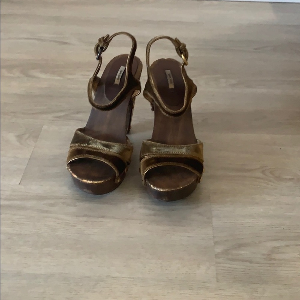 MIU MIU OLIVE GREEN VELVET SANDALS W GOLDEN HEEL